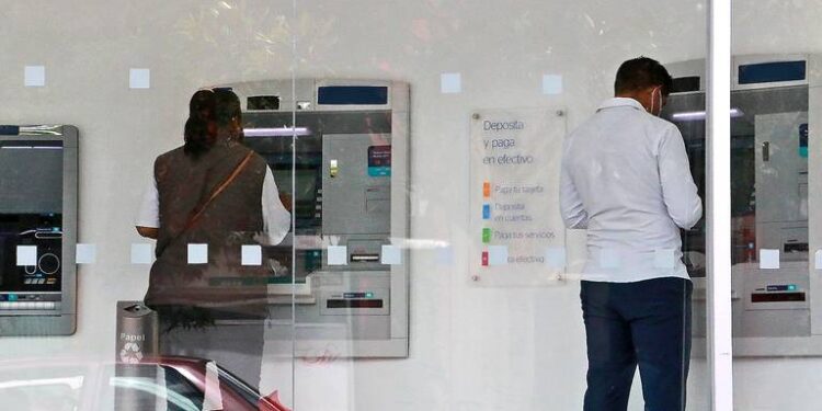 Cierran varias sucursales bancarias en SLP