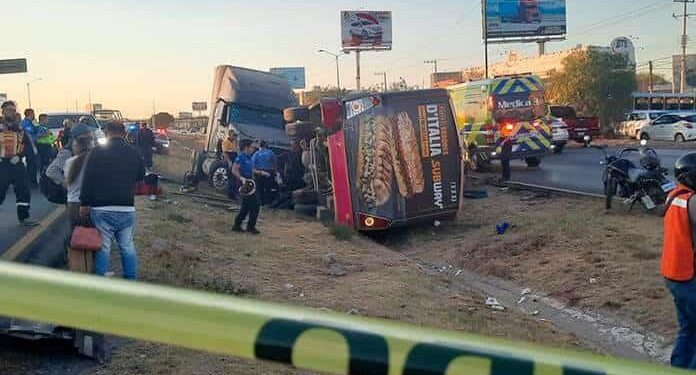 Tres muertos y 12 heridos, saldo de un choque en la carretera 57