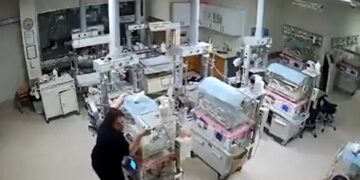 VIDEO: Enfermeras arriesgaron sus vidas para proteger a recién nacidos durante terremoto en Turquía