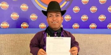 VIDEO: el original Medio Metro rompe en llanto al registrar el personaje para que ya no haya otros “Medios metros”