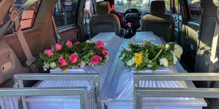 Detienen a padre de hermanitos hallados muertos en carretera de Oaxaca