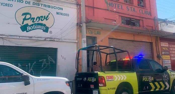 Encuentran a un huésped muerto en hotel del Centro