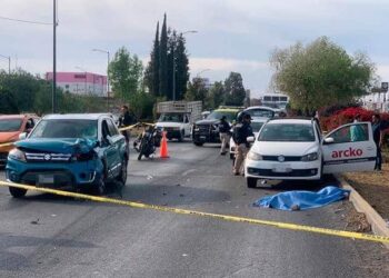 Hombre muere atropellado en la carretera 57