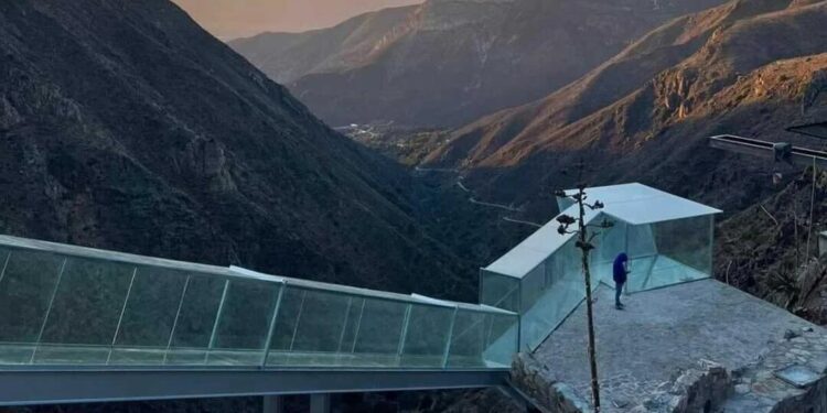 Real de Catorce alista nuevo atractivo turístico: ¡un tobogán de cristal en el desierto!