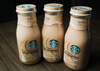 Retiran más de 300 frappuccinos de Starbucks por presencia de vidrio