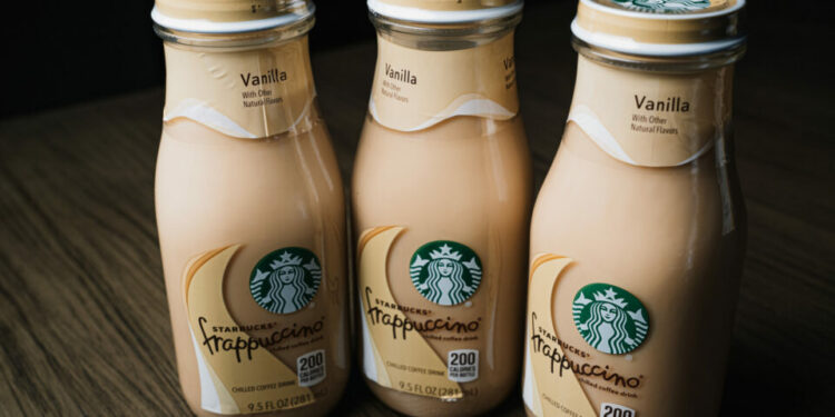 Retiran más de 300 frappuccinos de Starbucks por presencia de vidrio