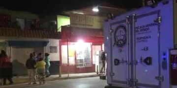 Ataque armado en tienda de abarrotes deja un muerto y dos heridos