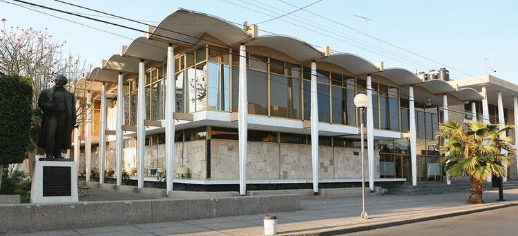 Por inconformidades en la elección de consejeros-alumnos toman instalaciones de la Facultad de Derecho
