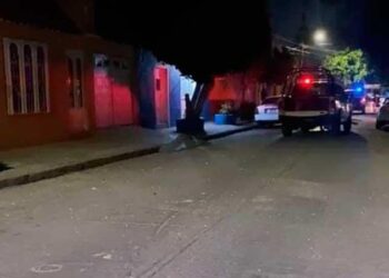 Balean una vivienda en la Colonia Santa Fe