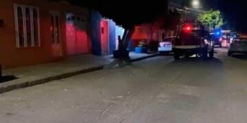 Balean una vivienda en la Colonia Santa Fe