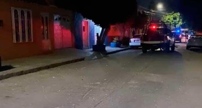 Balean una vivienda en la Colonia Santa Fe