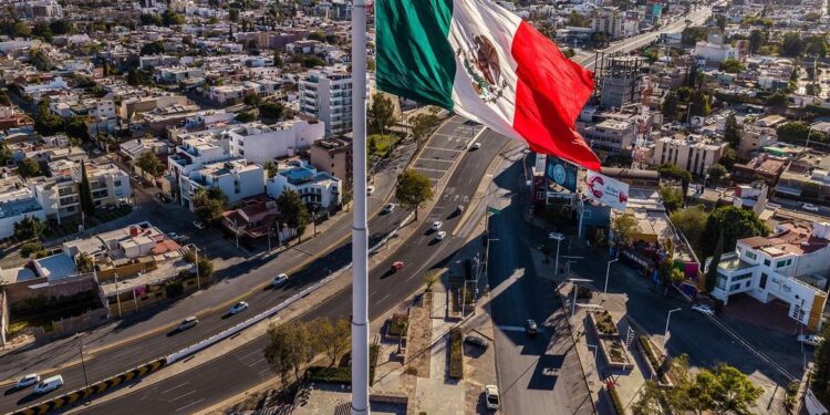 Martes parcialmente nublado en SLP