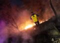 VIDEO: Combaten incendio en el camino a la presa San José