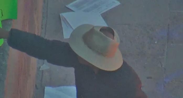 VIDEOS | Identifican a presunto infiltrado en marcha feminista del 8M