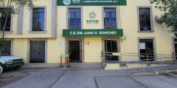Niegan atención a adulta mayor en Centro de Salud Juan H. Sánchez