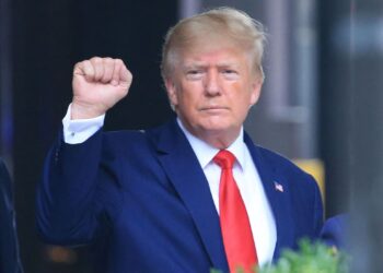 Trump confirma que será detenido el martes, exhorta a seguidores a protestar
