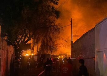 VIDEO| Incendio en un taller mecánico causó alerta a habitantes de Avenida Muñoz