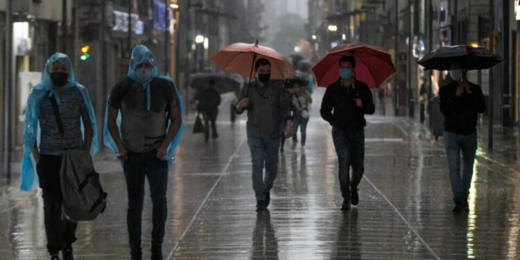 Frente frío 44 “alborotará” tu fin de semana: causará vientos de hasta 90 km/h y lluvias