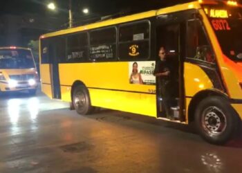 Con una caravana de camiones urbanos, despiden a “El Bombón”