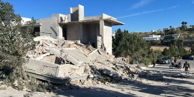VIDEO: Vivienda se derrumbó en residencial La Loma