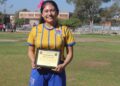 Mayte López recibe reconocimiento en su despedida