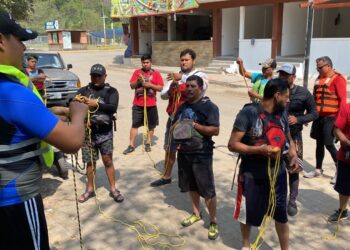 Seguridad Estatal amplía capacitación en rescate acuático en la Huasteca