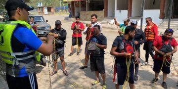 Seguridad Estatal amplía capacitación en rescate acuático en la Huasteca