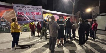 Colonos de El Saucito evitan la intervención de constructora e Interapas en la avenida principal