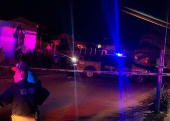 A balazos, ejecutan a dos jóvenes en la colonia Villa Real