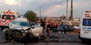 Cinco heridos en fuerte choque en Carr. a Rioverde