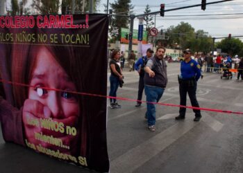 Padres denuncian a colegio en CDMX por abuso sexual de profesores a 17 menores