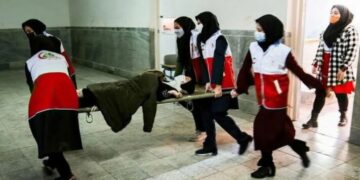 Más de 100 detenidos por envenenamiento de niñas en escuelas de Irán