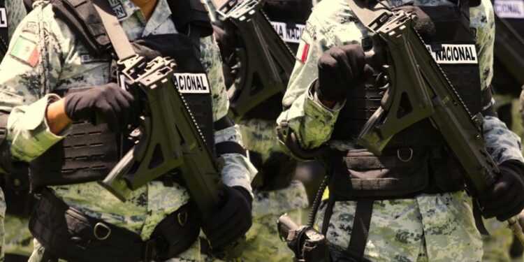 AMLO advierten que la marcha a favor de la Sedena en Nuevo Laredo estaría organizada por el narcotráfico
