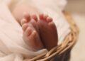 Bebé muere calcinado dentro de su casa: sus padres lo dejaron solo para ir de compras