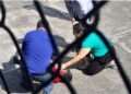 Niño se lanzó de un segundo piso tras ser acusado de robar dinero a su maestra: “Le dijeron que dejara de existir”