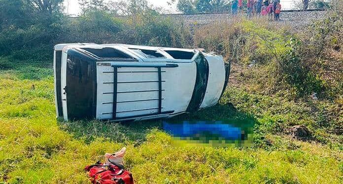 Muere aplastado por su propia camioneta