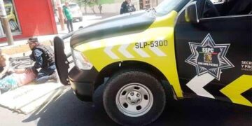 Mujer es arrollada por una patrulla en la Salk