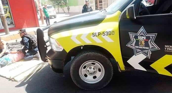 Mujer es arrollada por una patrulla en la Salk