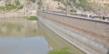 Joven se suicida en la Presa de San José