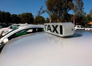 Gobierno desactiva amenaza de bloqueo por parte de taxistas