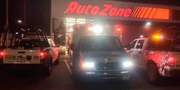 Violento asalto en AutoZone de la carretera a Rioverde