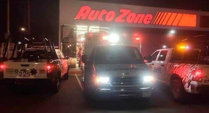 Violento asalto en AutoZone de la carretera a Rioverde
