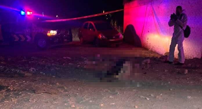 Hallan cadáver con seis disparos en la cabeza, en Villa de Pozos
