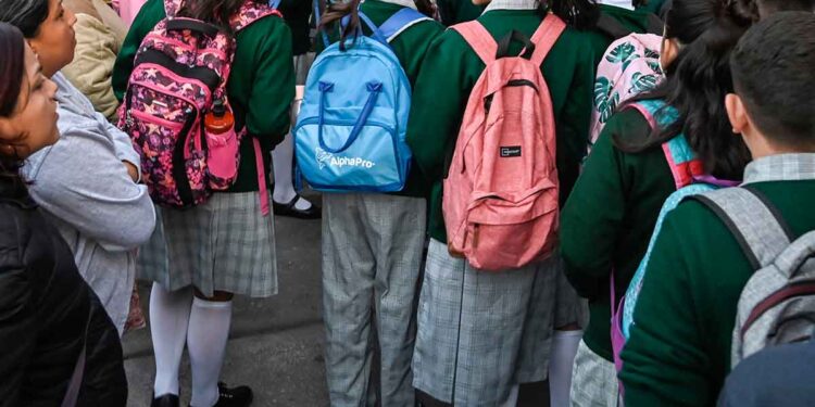 En SLP las niñas pueden utilizar pantalón de uniforme