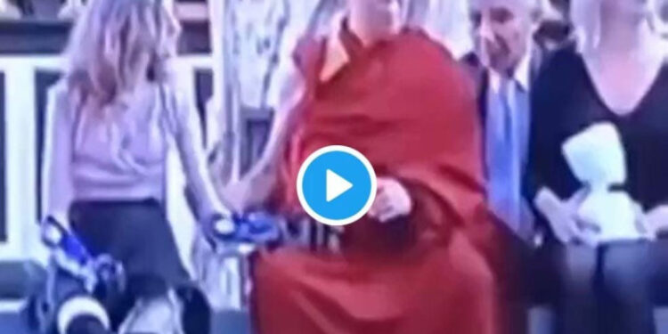 VIDEO: Dalai Lama suma nueva polémica por tocar y acariciar así a una niña