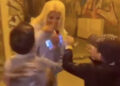 VIDEO: Niños conocen a modelo y la jalonean para besarla en la boca