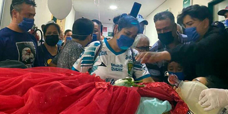VIDEO: Con emotivo homenaje y acompañada de su vestido de 15 años, familia dona órganos de joven
