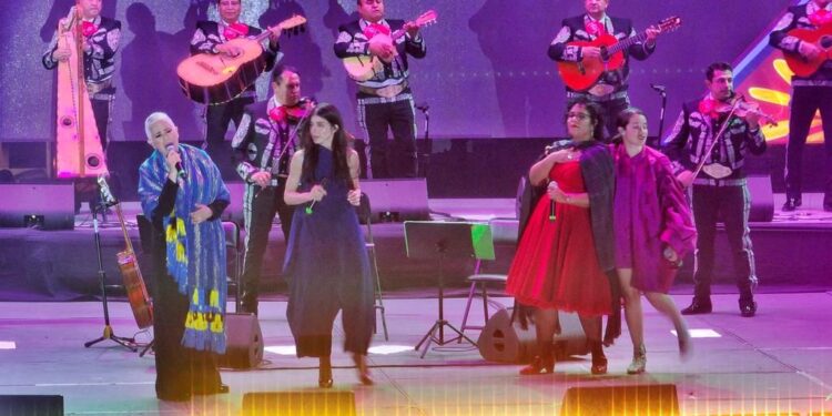 Chavela y sus Mujeres homenajean a un icono de la música mexicana ante miles de personas en el Festival San Luis en Primavera