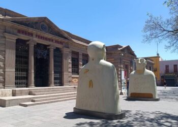 Centro Histórico de SLP se llena con esculturas de Rivelino