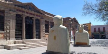 Centro Histórico de SLP se llena con esculturas de Rivelino